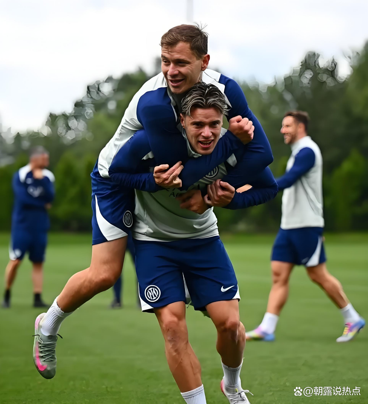 关于今晚体能课后，塞维利亚临场应变备战欧冠，管理层满意，轮换策略成焦点的信息-爱游戏网址