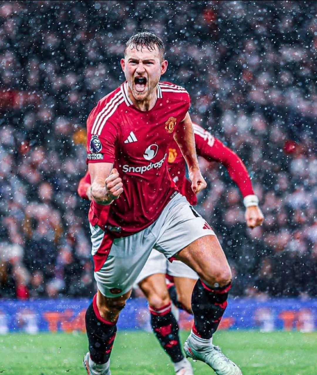 关于德甲今夜再迎强敌,曼联完成体检,主帅态度:压力陡增,赛季目标并未改变的信息-爱游戏平台